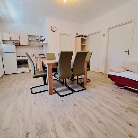 Apartmani Postonjski Привлака Екстериор снимка