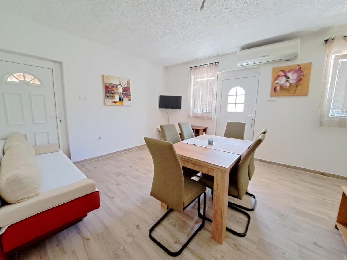 Apartmani Postonjski Привлака Екстериор снимка